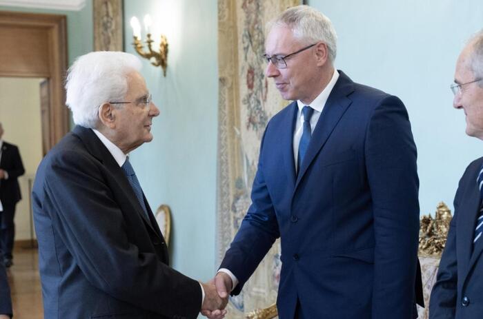 Donazione di un clavicembalo al presidente Mattarella: un tributo all’artigianato del Friuli Venezia Giulia