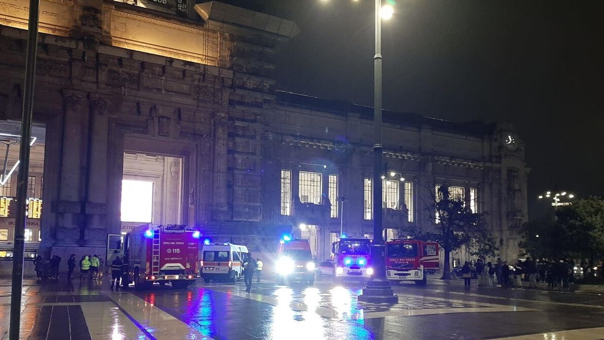 Dramma a Milano: uomo scalatore salvato dalla facciata della Stazione Centrale dopo un gesto disperato