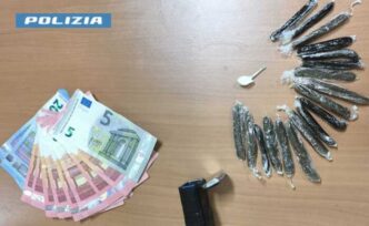 Due pusher arrestati a Napoli3A