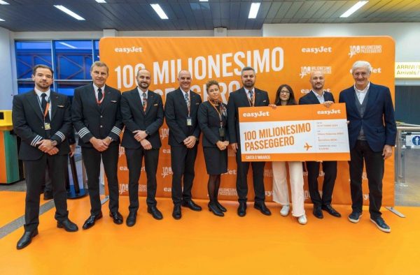 EasyJet celebra un traguardo storico: oltre 100 milioni di passeggeri a Milano Malpensa dal ’98