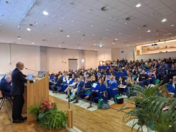 Emergenza carenza infermieri: un appello alla riforma organizzativa in Italia