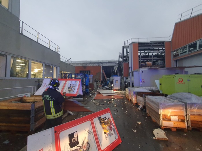 Esplosione in stabilimento Toyota a Bologna: indagini in corso e funerali delle vittime