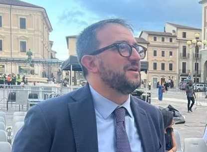 Fratelli d’Italia risponde al PD: tensioni in vista dell’assemblea dell’ANCI Abruzzo