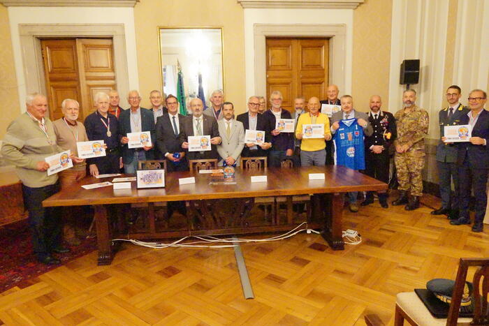 Gorizia celebra la squadra di basket mista italo slovena campione d’Europa Over 75