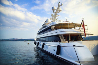 I superyacht piC3B9 grandi del mo