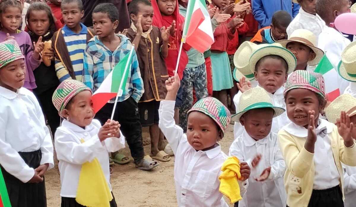 Inaugurata una nuova scuola primaria ad Ambohimitombo: un segno di speranza per il Madagascar