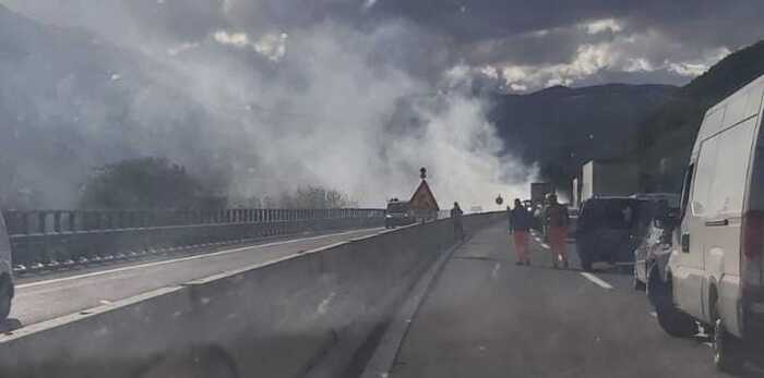 Incendio Di Un27Auto Provoca Di