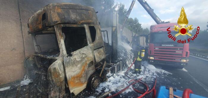 Incendio Stradale Sul Viadotto