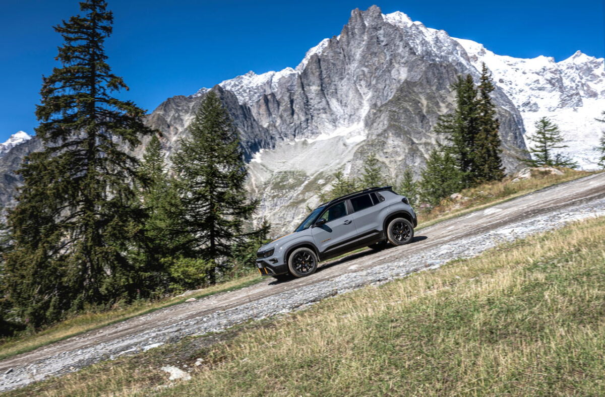 Jeep Avenger 4xe The North Face Edition: Un’Edizione Limitata per Gli Amanti della Natura e dell’Avventura