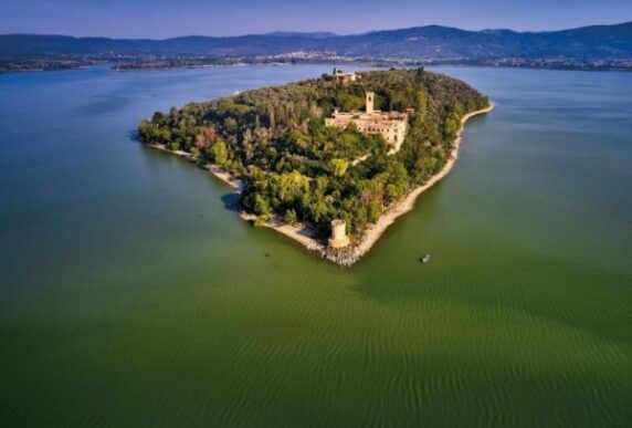 Lago Trasimeno si trasforma in