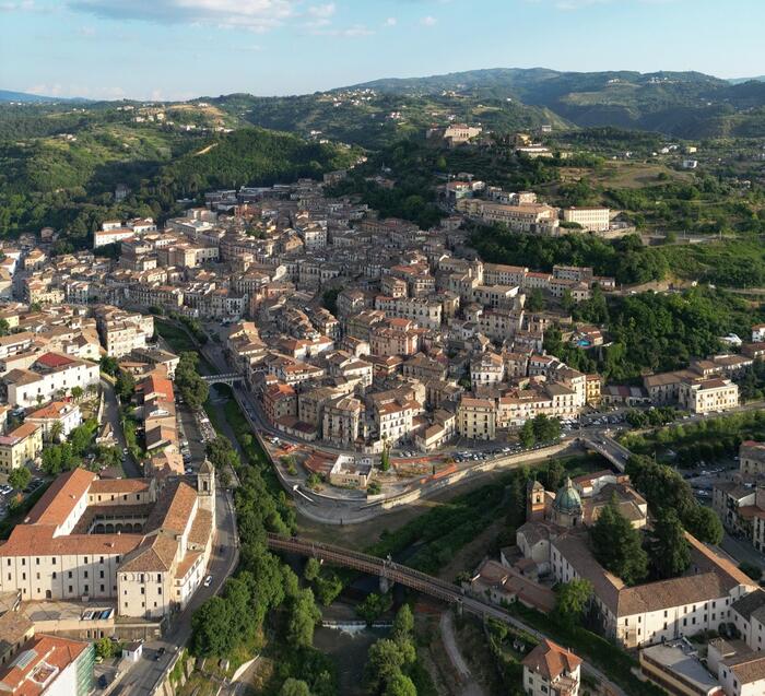 Le città calabresi nell’ecosistema urbano: un declino preoccupante per le performance ambientali