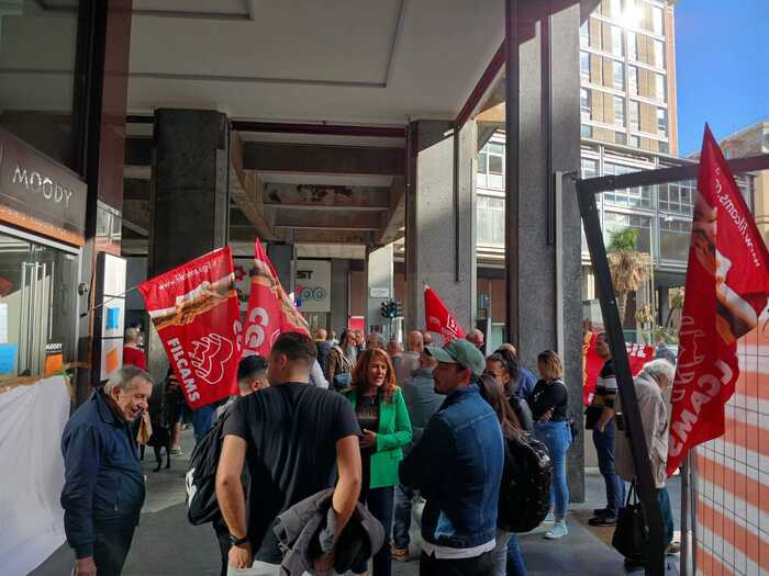 Licenziamenti e protesta a Genova: chiude il Moody, storico ristorante del centro