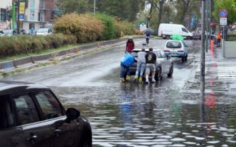 Maltempo In Italia3A Allerta Ro