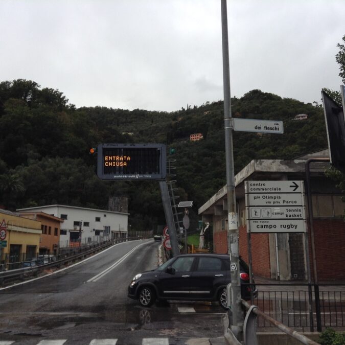 Maltempo in Liguria: chiuso il casello di Recco sull’autostrada A12 per allagamenti