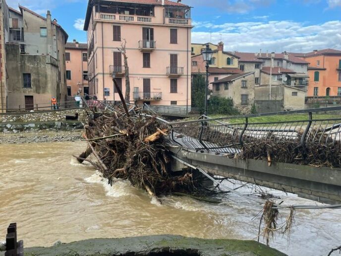 Maltempo In Valbormida: L'ondata Di Piena Causa Ingenti Danni E Disagi ...