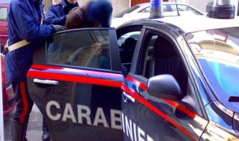 Momenti di panico a Torino: 46enne tenta di rapire un bambino nel negozio Brico Center