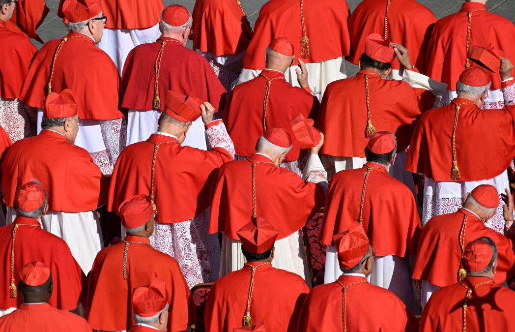 Mons. Syukur rifiuta la porpora: le motivazioni dietro la scelta del Vescovo di Bogor