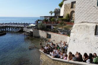 Napoli Celebra Salvatore Di Gi