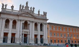 Papa Francesco partecipa alla