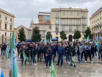 Potenza3A Manifestazione Contro