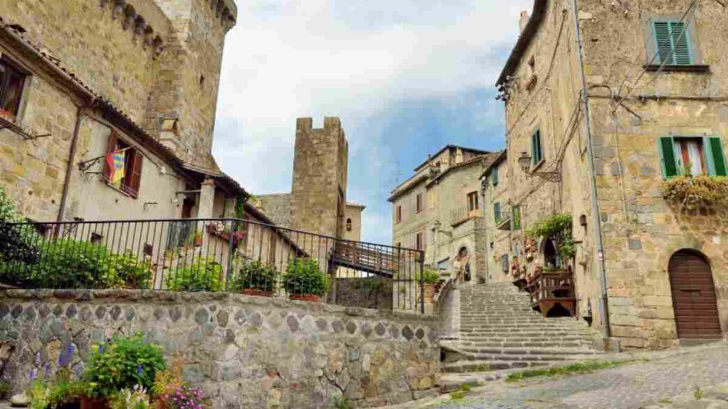 Rocca Monaldeschi, Lazio