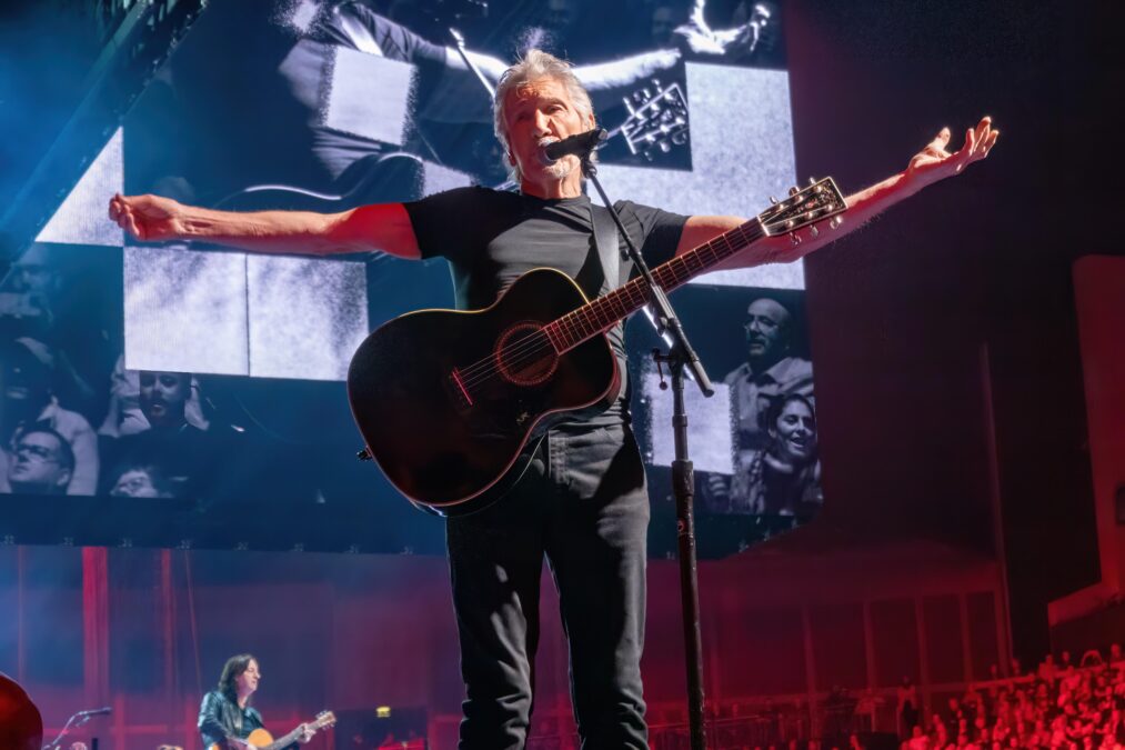 Roger Waters critica l’Italia per la partita di Nations League contro Israele e accende il dibattito