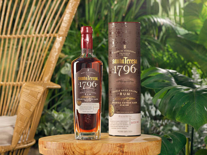 Santa Teresa 1796 lancia un innovativo rum infuso al caffè: scopriamo il nuovo Arabica Coffee Cask Finish