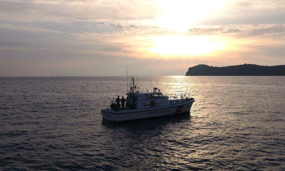 Sanzionato un pescatore a Zannone per pesca illegale: intervento della Guardia Costiera