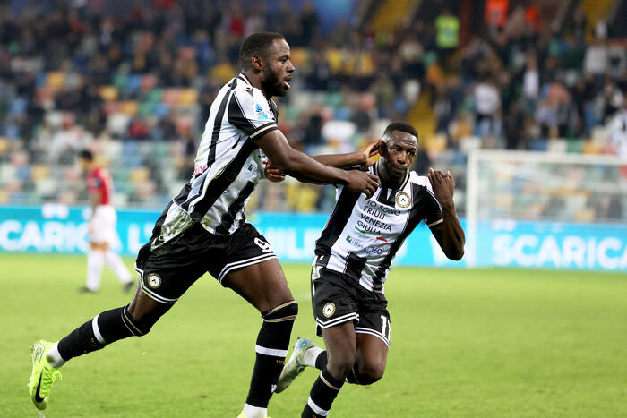 Udinese vince contro il Cagliari e sale al terzo posto in classifica: il racconto della partita