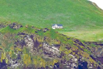 E' La Casa Più Isolata Del Mondo