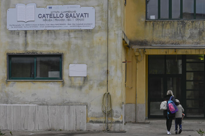 Aggressione a una docente di sostegno in Campania: un episodio di violenza condannato