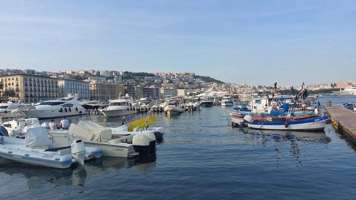 Aggressioni in via Partenope: Arrestato un 53enne per tentato omicidio e lesioni gravi