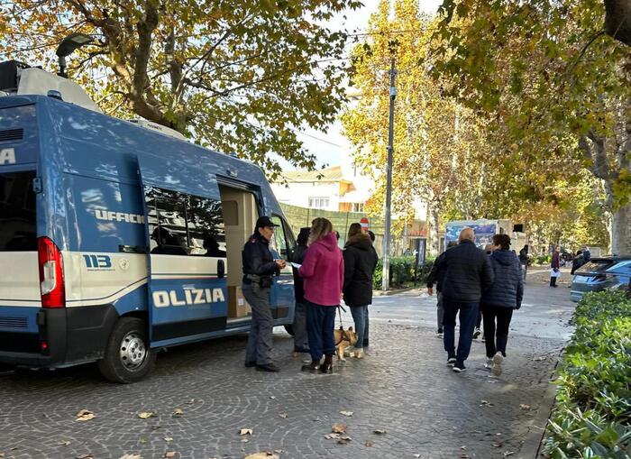 Ancona celebra la giornata contro la violenza sulle donne con iniziative di sensibilizzazione e supporto