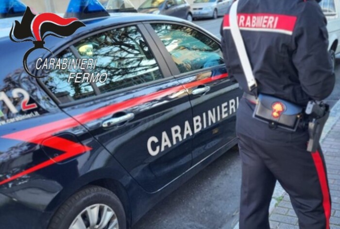 Arresti domiciliari violati: caccia all’uomo dopo il taglio del braccialetto elettronico