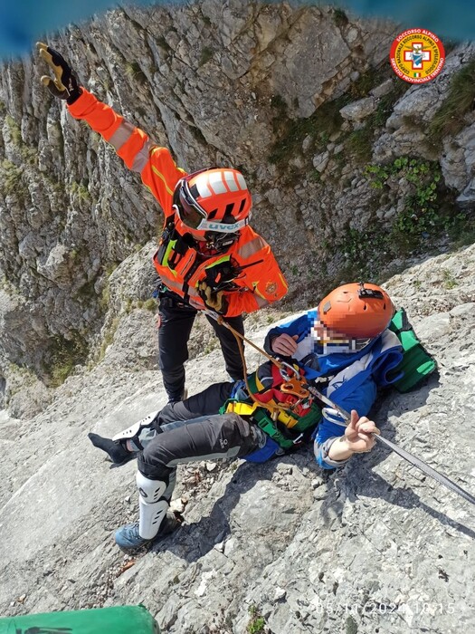 Base jumper finlandese salvato dopo un’interruzione in volo nel monte Brento