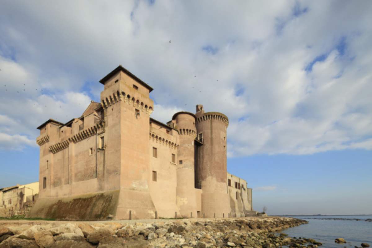 Il Castello Di Santa Severa Non È Solo Un Monumento, Ma Un Vero E Proprio Scrigno Di Storia.