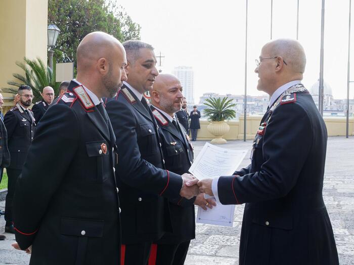 Cerimonia Di Encomi Ai Carabin