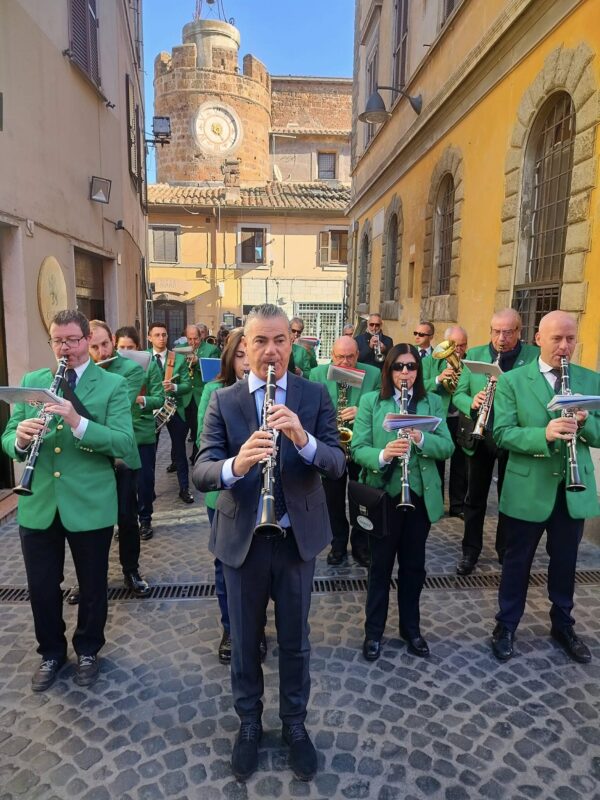 Cerveteri celebra Santa Cecilia con un omaggio del Gruppo Bandistico Cerite tra le storiche vie