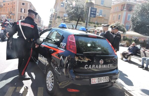 Controlli dei Carabinieri a Genzano: irregolarità scoperte negli esercizi commerciali e nei contratti di lavoro