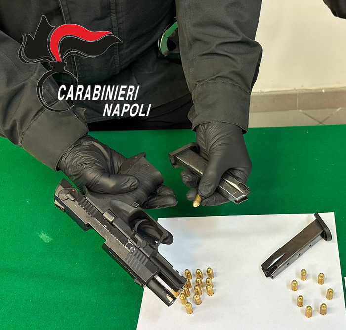 Controlli notturni dei Carabinieri: un giovane di Castellammare arrestato per armi e droga