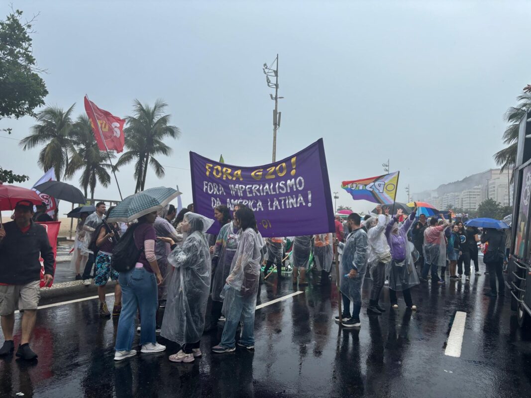 Corteo di Copacabana: giovani e donne in prima linea per diritti e giustizia sociale