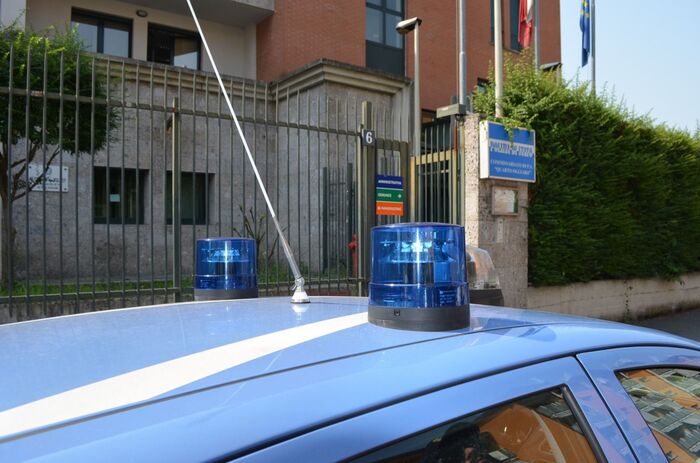 Dramma a Milano: ragazzo tenta di suicidarsi dopo un esame universitario non andato