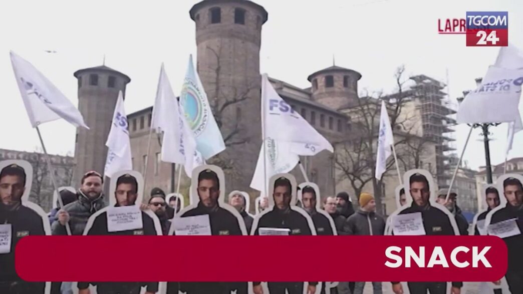 Flash mob della polizia a Tori