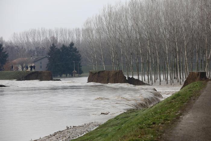 Funzionari Aipo assolti dall’accusa di alluvione a Lentigione: “Il fatto non sussiste”