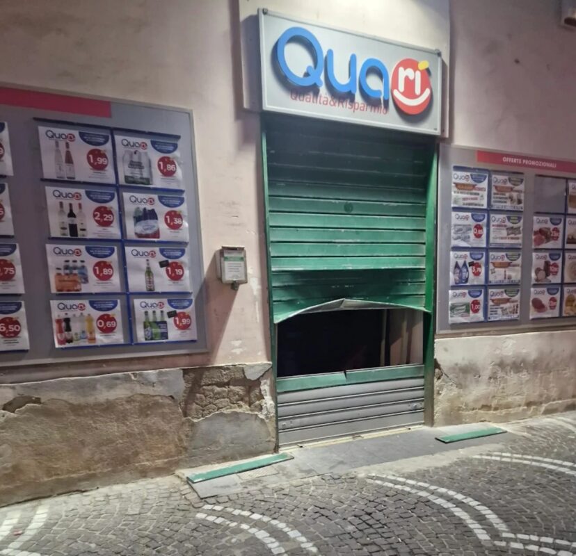 Furto con scasso al supermercato Quari’ di Arzano: indagini in corso