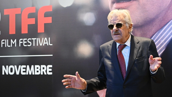 Giancarlo Giannini esprime il suo scetticismo sul cinema moderno durante la premiazione della Stella della Mole