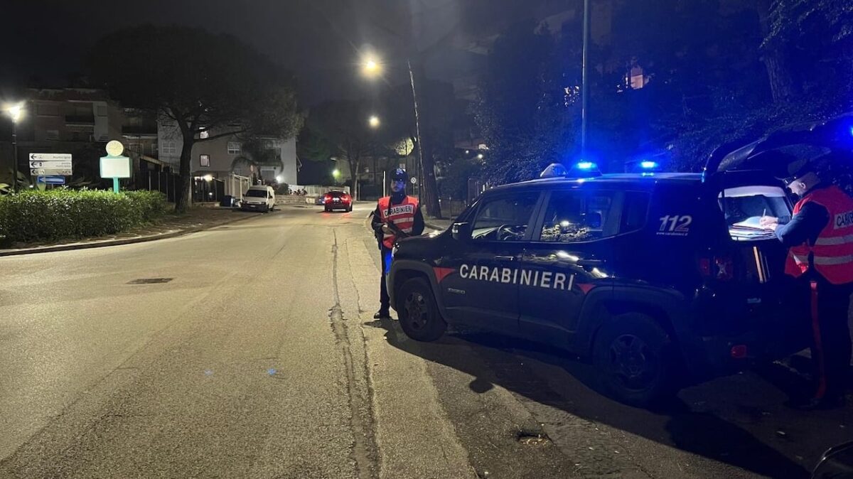 Giovane di San Giorgio a Cremano denunciato dai Carabinieri per possesso di armi e sostanze stupefacenti