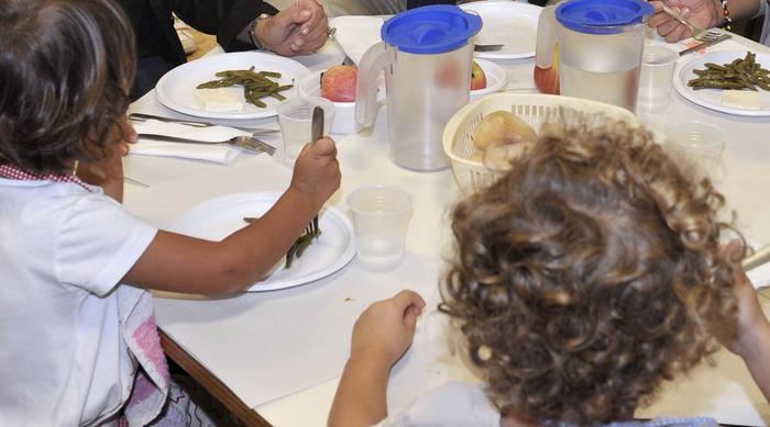 Giovani Italiani e Alimentazione: L’Influenza dei Cibi Ultra Trasformati e le Richieste delle Famiglie