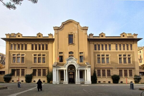 I giovani si mobilitano contro la violenza di genere, ma ricevono sanzioni scolastiche