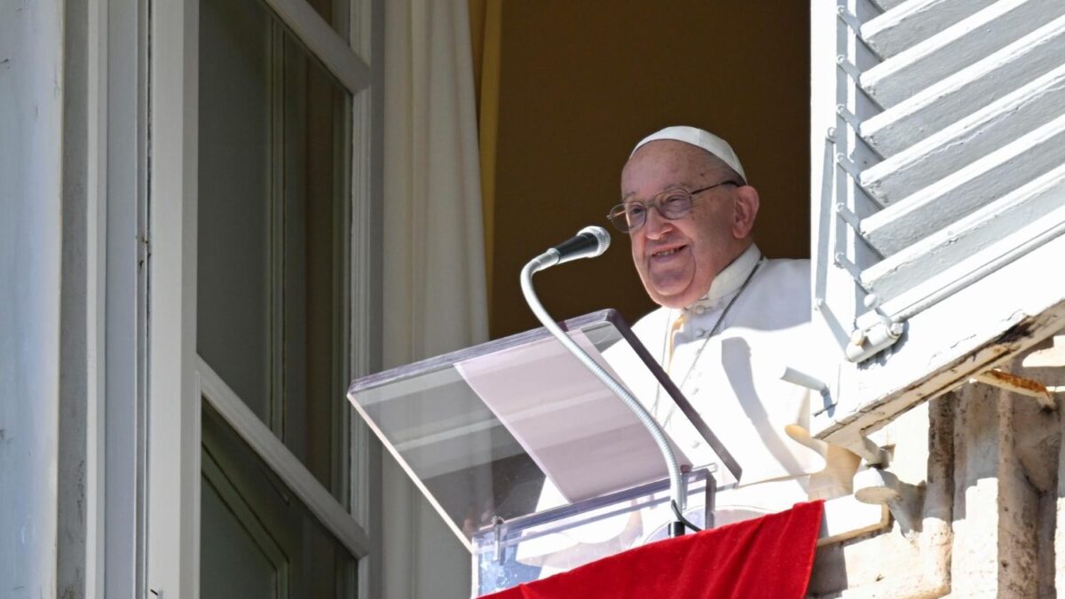 Il messaggio del Papa all’Angelus: Gesù come Re della verità e del perdono